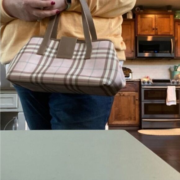 FINAL PRICE FLASH SALE🔥 AUTHENTIC VINTAGE BURBERRY PINK NOVA CANDY SHOULDER BAG - Picture 5 of 12